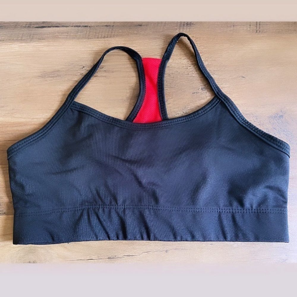 💪🏼Black & Red Racerback Workout SportsBraTop💪🏼 - Picture 2 of 4